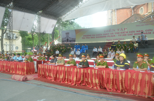 Tổng duyệt phòng cháy chữa cháy lớn nhất 2013