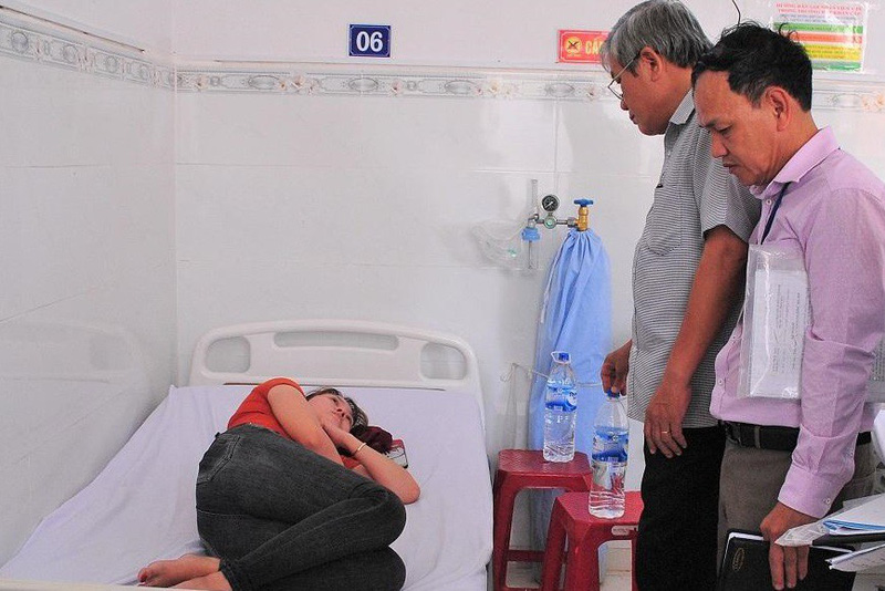Mua bảo hiểm ngộ độc thức ăn