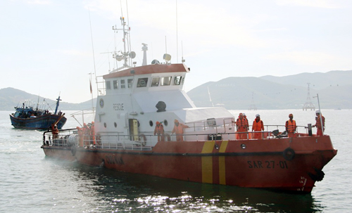 2 tàu biển đâm nhau